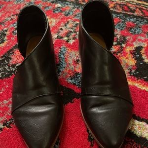 Universal Thread Womens Wenda Ankle Boots Black Pointed Toe Cutout Pull On 8